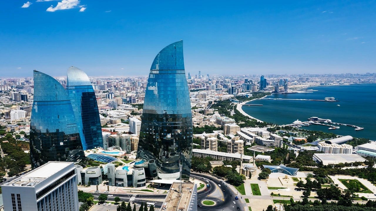 bakude-socgov-2025-insanlar-icin-yapay-zeka-ve-donusum-konferansi-duzenleniyor