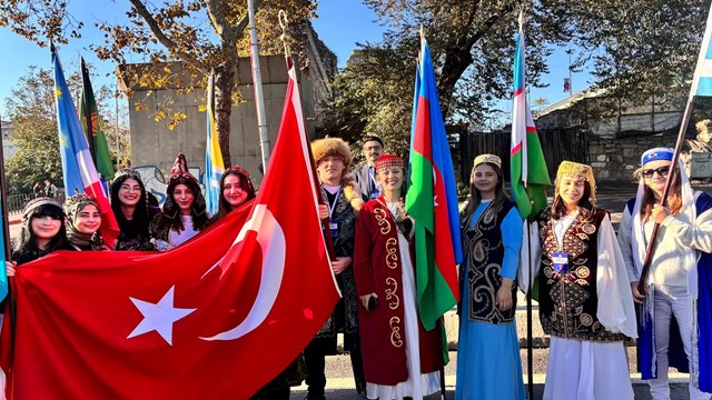 istanbulda-cumhuriyet-bayrami-coskusu-turk-dunyasindan-yogun-katilimla-kutlandi