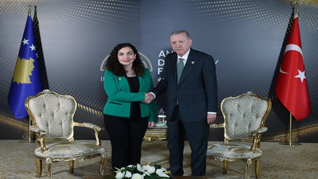 kosova-cumhurbaskani-osmani-cumhuriyetin-102-yilini-kutladi