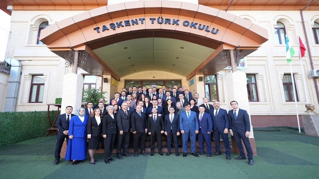 milli-egitim-bakani-yusuf-tekin-ozbekistanda-taskent-turk-okulunu-ziyaret-etti