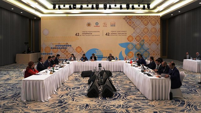 turksoy-kidemli-memurlar-toplantisi-aktauda-gerceklestirildi