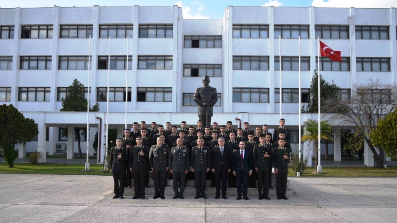 azerbaycan-milli-savunma-universitesi-heyetinden-turkiyeye-onemli-ziyaret