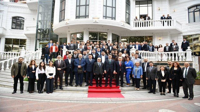 azerbaycanli-turkiye-mezunlar-bakude-bir-araya-geldi