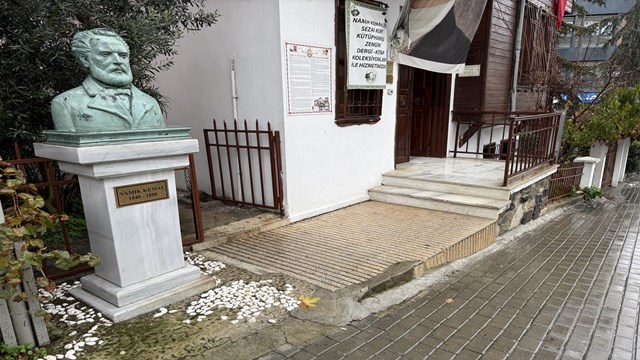 vatan-sairi-namik-kemal-vefatinin-137-yilinda-aniliyor