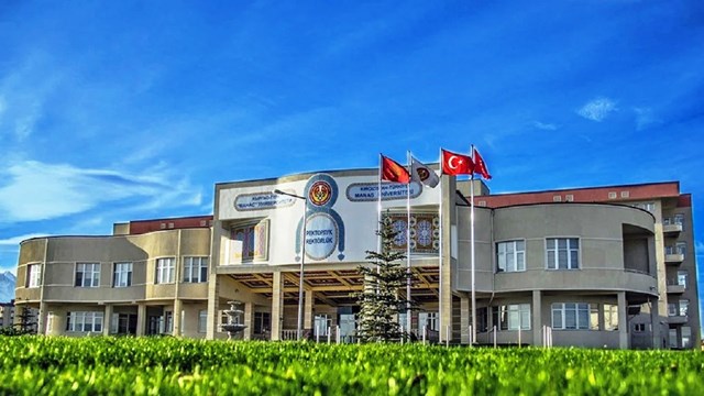 kirgizistanda-dunya-turk-dili-ailesi-gunu-siir-soleni-ve-konferansla-kutlandi