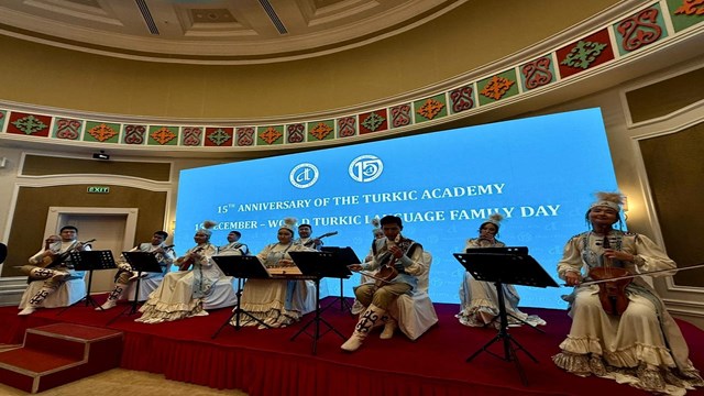 kazakistan-da-dunya-turk-dili-ailesi-gunu-ve-turk-akademisinin-15-yili-vesiles
