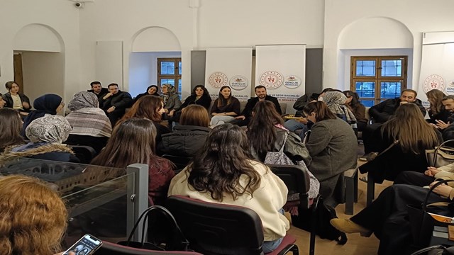 edirnede-universite-ogrencileri-osmanli-gelenegi-helva-sohbetleri-kulturunu-y