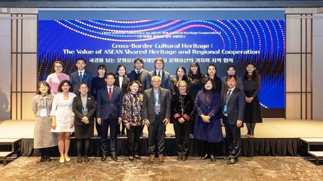 turk-dunyasinin-kulturel-mirasi-seul-de-tanitildi