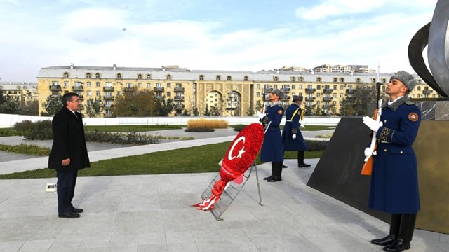 cumhurbaskani-yardimcisi-cevdet-yilmaz-baku-de-tek-millet-iki-devlet-ruhuyla