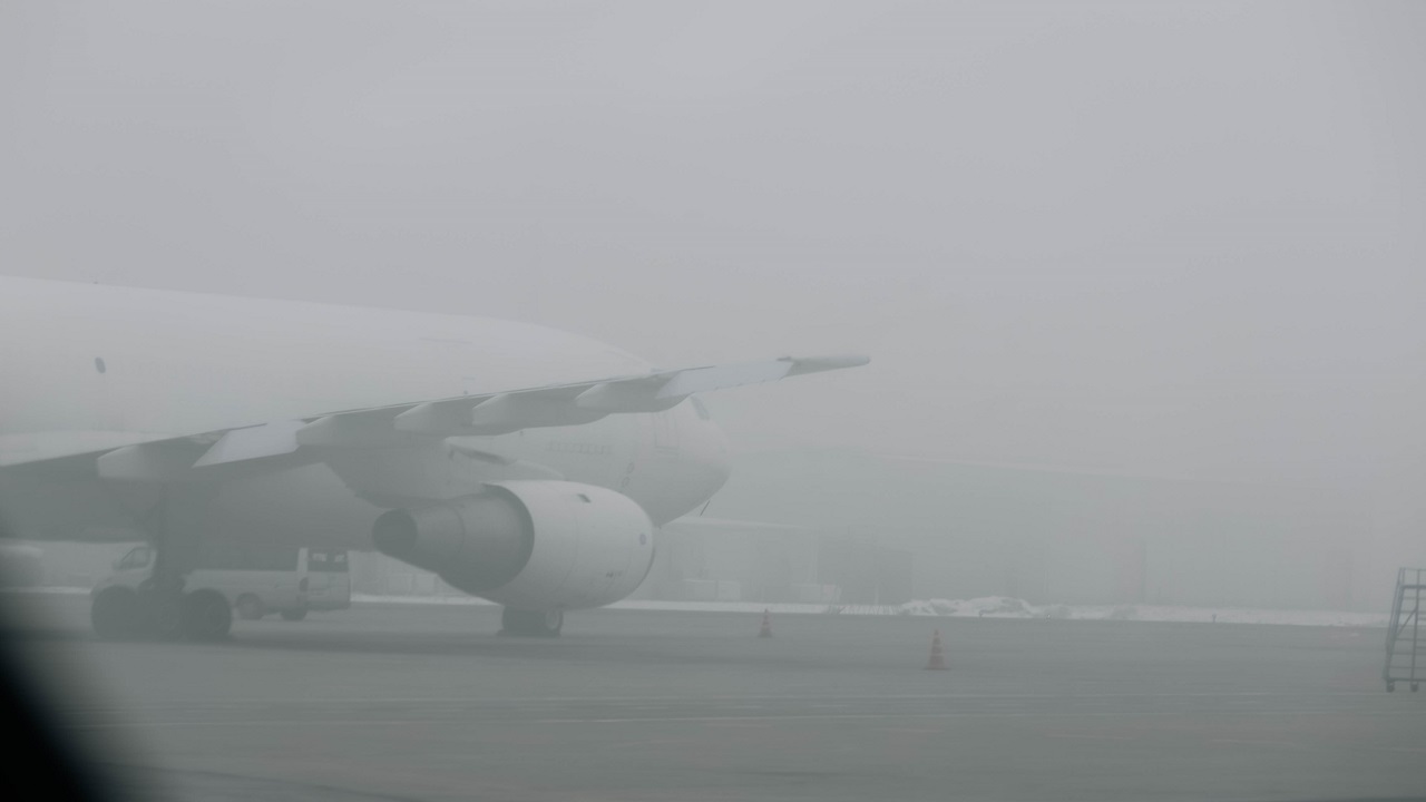 kirgizistanda-yogun-sis-nedeniyle-bazi-ucuslar-iptal-edildi