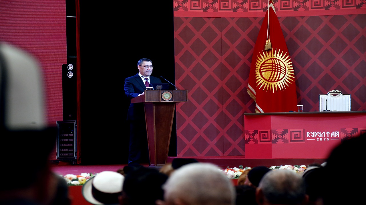 kirgizistanda-4-halk-kurultayi-toplandi