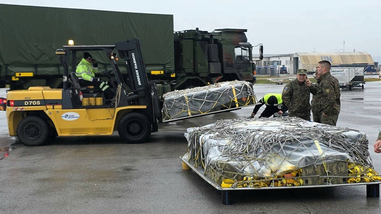 kosova-roketsandan-orta-menzilli-tanksavar-silah-sistemi-teslim-aldi