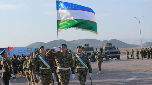 ozbekistan-ordusunda-oz-dil-donemi-basladi-rusca-askeri-terimlerin-kullanimi