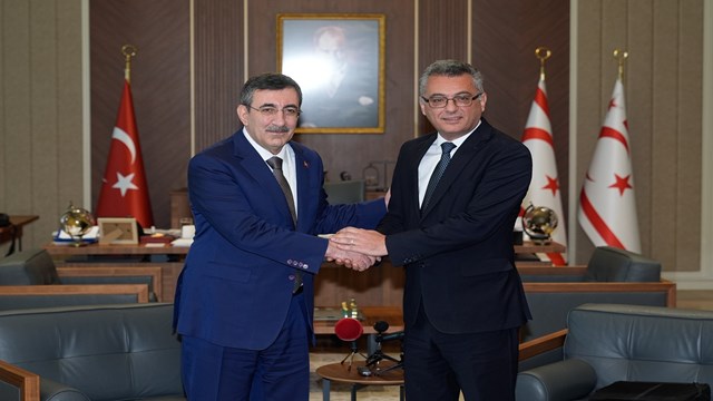 cumhurbaskani-yardimcisi-yilmaz-kktc-cumhurbaskani-erhurmanla-gorustu