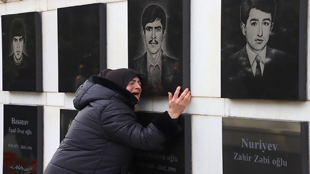 azerbaycanin-bagimsizligina-giden-surecte-sembol-bir-tarih-20-ocak-kanli-yanv