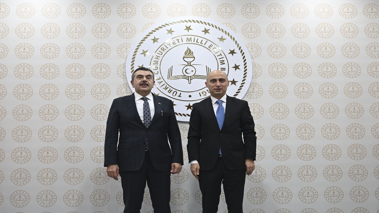 milli-egitim-bakani-tekin-azerbaycanli-mevkidasiyla-gorustu