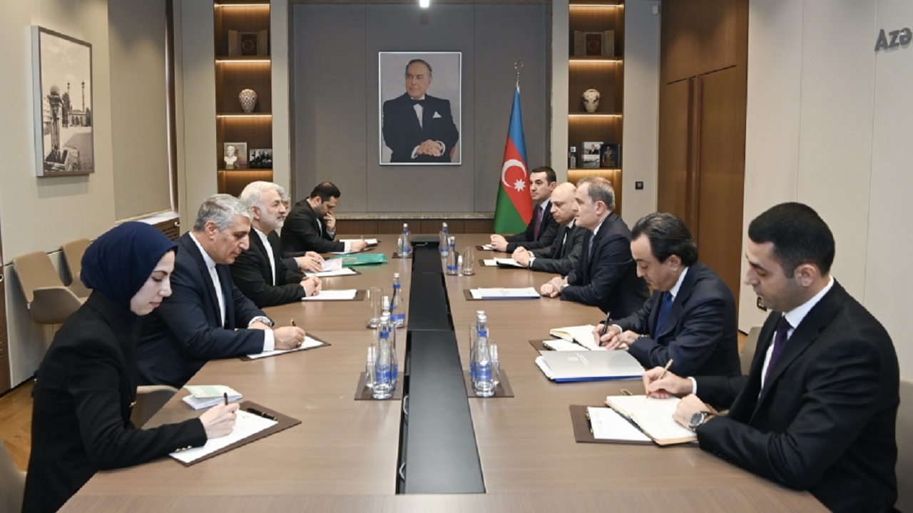 azerbaycan-ve-iran-disisleri-bakanlari-bakude-gorustu