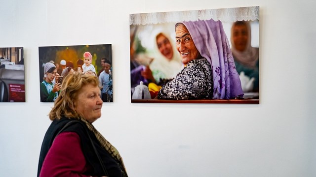 macaristan-da-ozbekistan-esintili-fotograf-sergisi-acildi