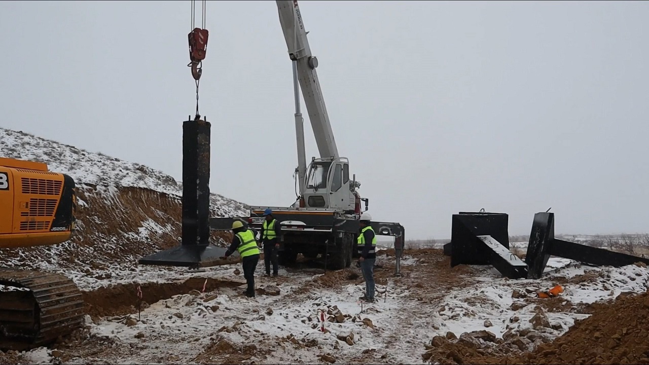 azerbaycanda-zengezur-elektrik-iletim-hattinin-yapimina-baslandi