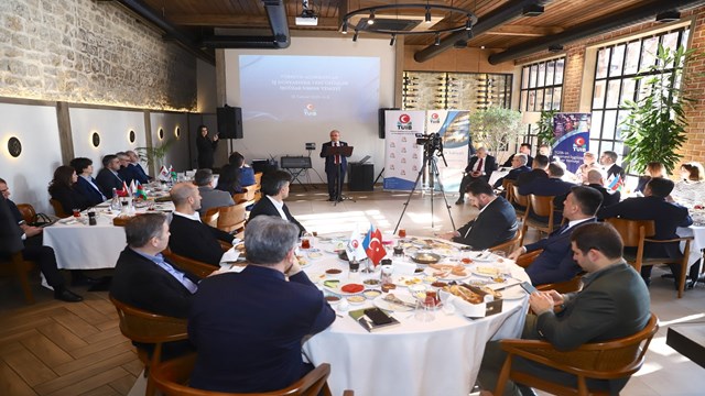 bakude-turkiye-azerbaycan-is-dunyasinda-yeni-ufuklar-konulu-is-toplantisi-duz