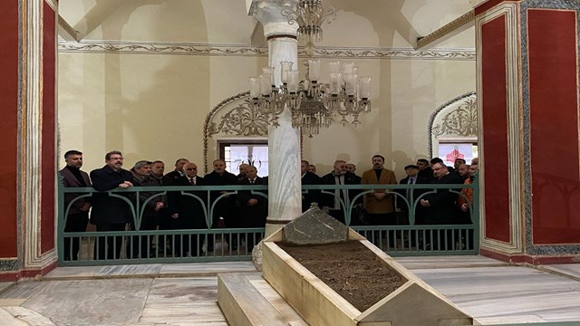 sultan-ii-murad-vefatinin-575-yilinda-bursada-anildi