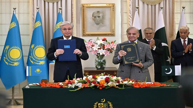 kazakistan-ve-pakistan-iliskileri-stratejik-ortaklik-seviyesine-cikardi