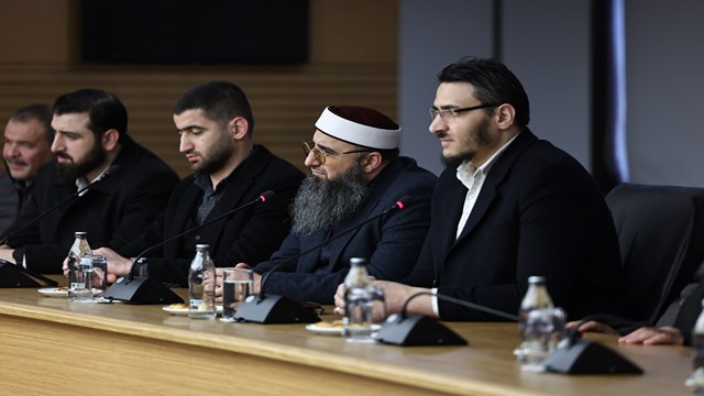 halep-muftusu-ve-beraberindeki-heyet-tika-baskani-eren-i-ziyaret-etti