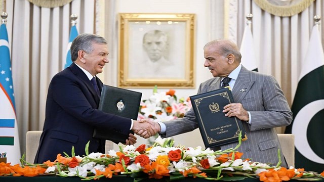 pakistan-ve-ozbekistan-ikili-iliskileri-guclendirmek-icin-cok-sayida-anlasma-im