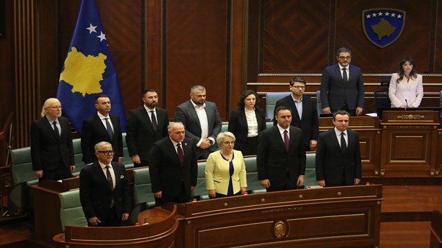 kosovada-yeni-hukumet-meclisten-guven-oyu-aldi