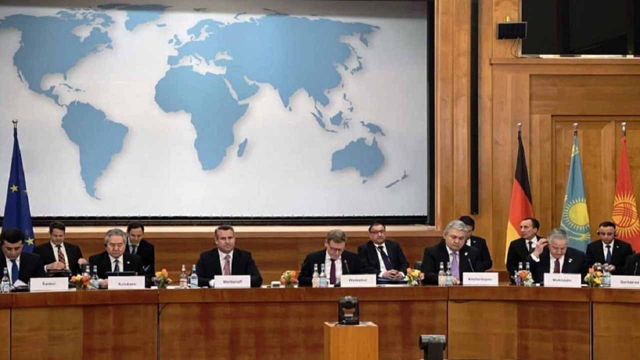 kirgizistan-berlin-deki-orta-asya-almanya-zirvesinde-ekonomi-ve-yaptirim-me