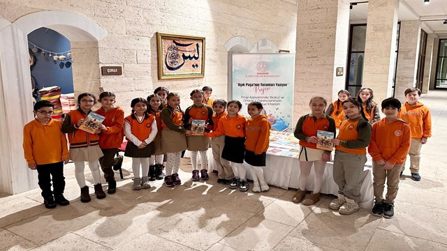 turkcenin-bayraktari-asik-pasanin-torunlari-yazdiklari-hikaye-ve-siirlerle-tur