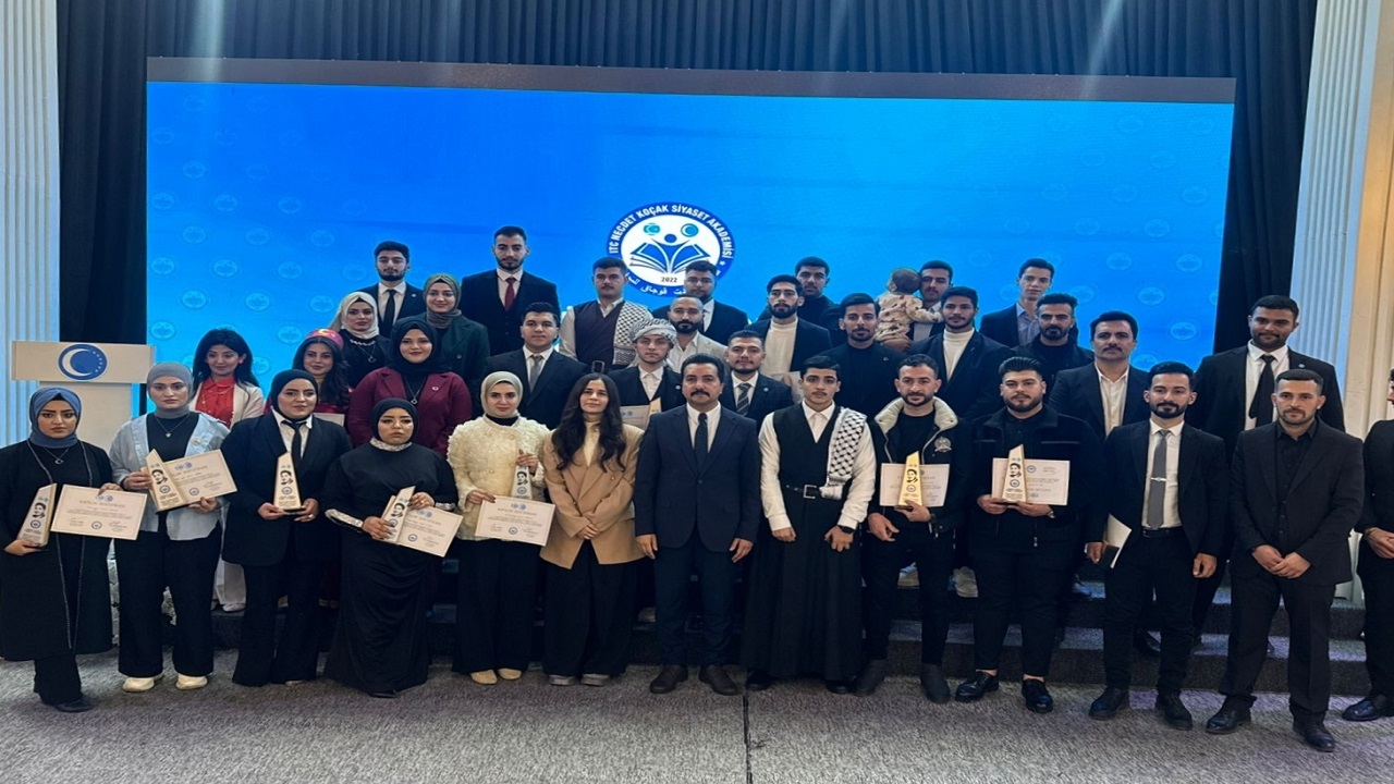 kerkukte-turkmen-gencler-icin-egitim-programi-duzenlendi