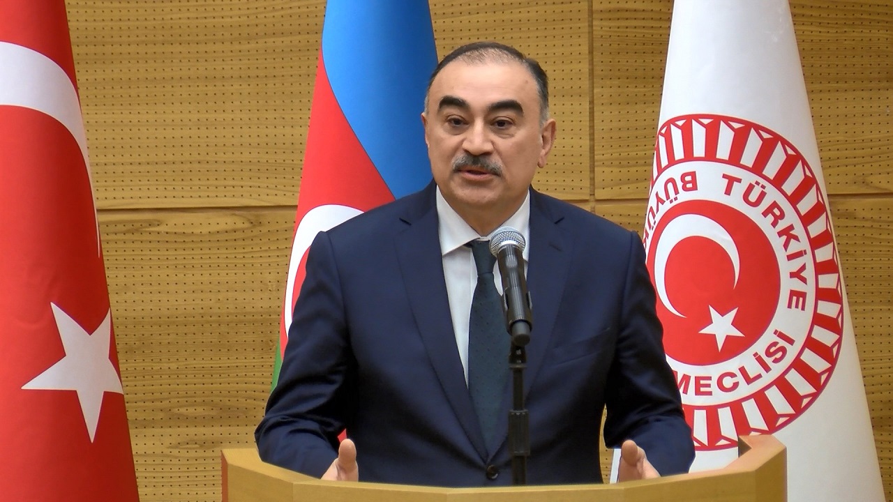 hocali-katliaminin-34-yili-nedeniyle-mecliste-anma-programi-duzenlendi