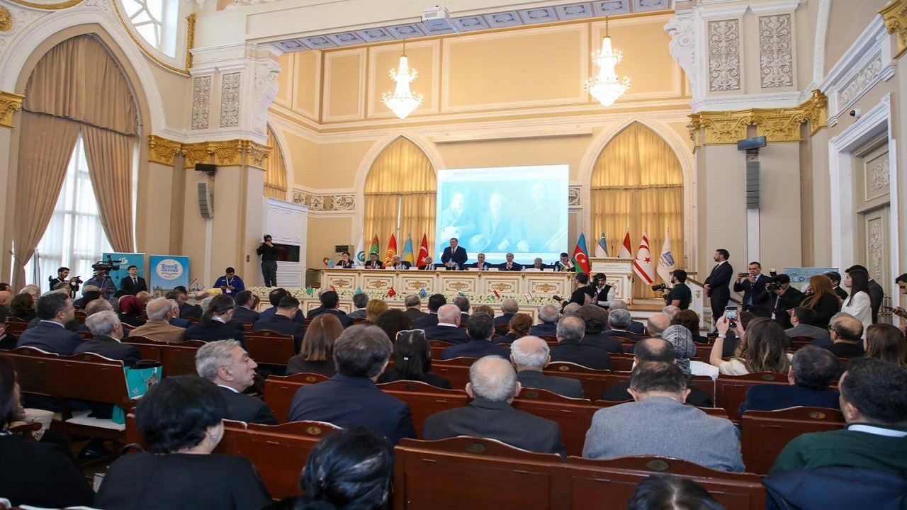 100-yilinda-baku-turkoloji-kurultayi-anma-toplantisi-baku-de-gerceklestirildi
