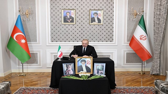azerbaycan-cumhurbaskani-aliyev-iranin-baku-buyukelciligine-taziye-ziyaretinde