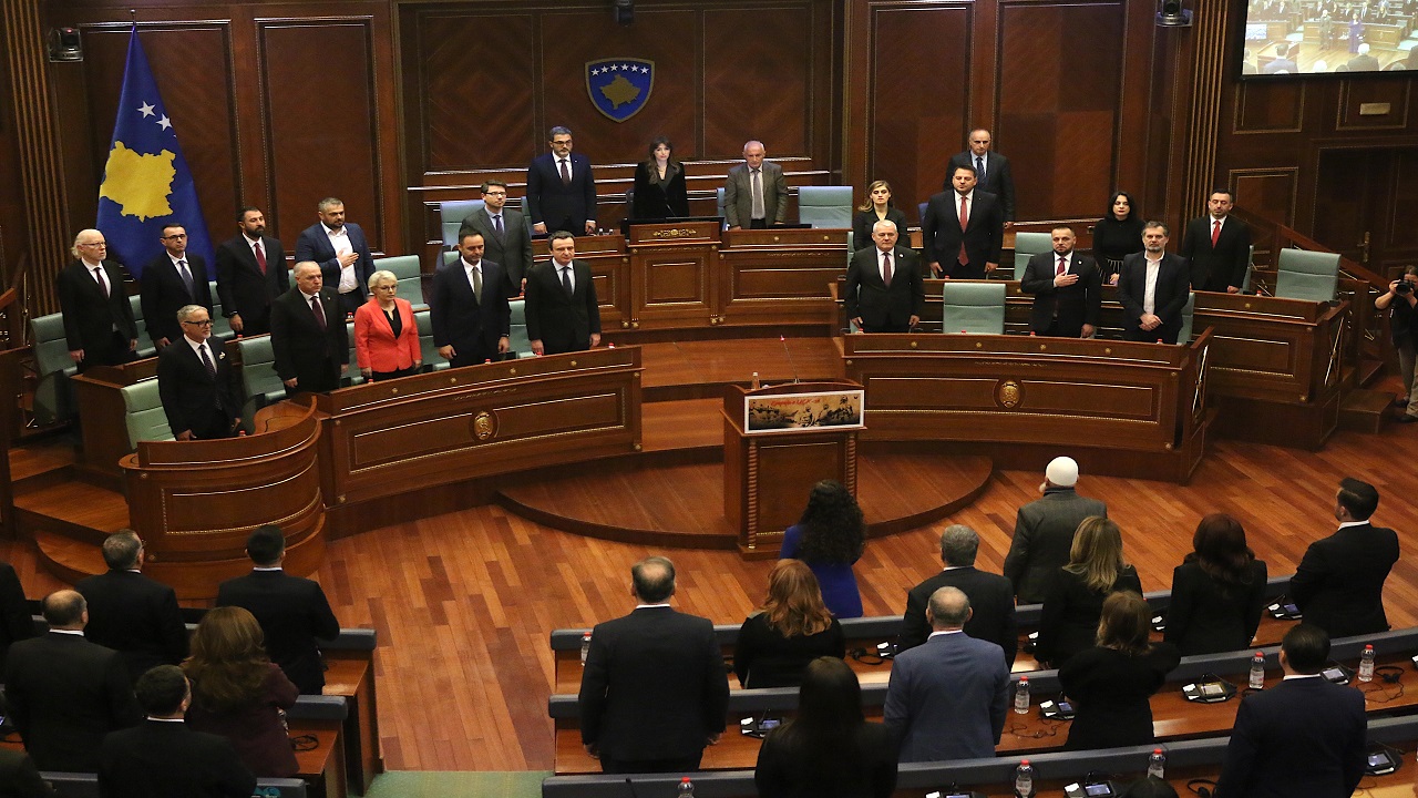 kosovada-prekaz-katliaminin-kurbanlari-28-yilinda-anildi