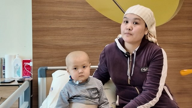 kirgizistanli-3-yasindaki-nuryigit-karaciger-dokusu-nakliyle-turkiyede-hayata-t