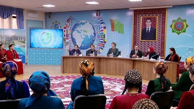 turkmenistan-kadin-diplomatlar-icin-uluslararasi-konferensa-ev-sahipligi-yapti