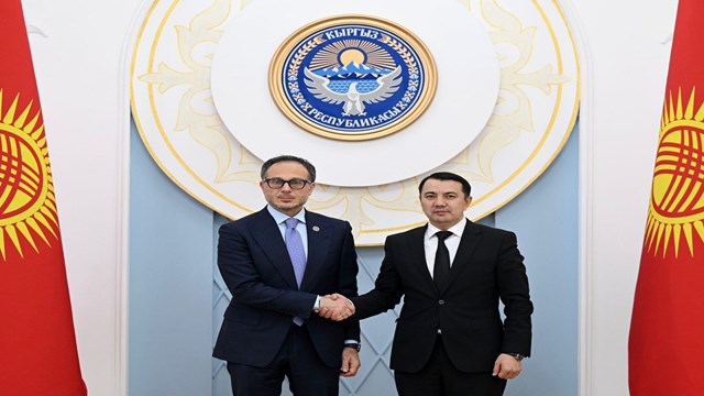 kirgizistan-meclis-baskani-mamataliev-turkpa-genel-sekreteri-hasan-i-kabul-etti