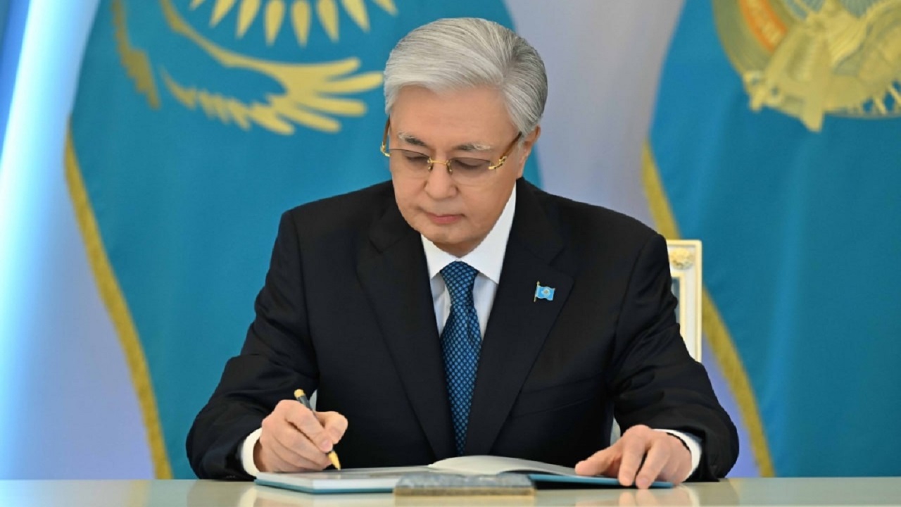 kazakistan-da-yeni-donem-resmen-basladi-cumhurbaskani-tokayev-yeni-anayasayi-im