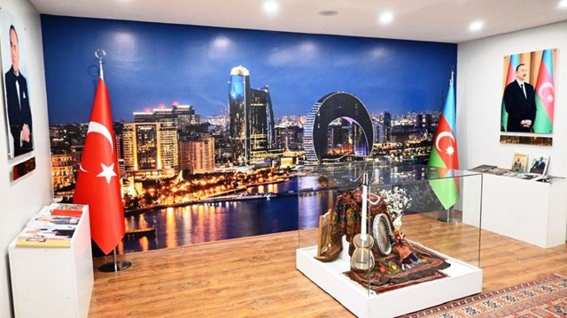 istanbul-da-azerbaycan-evi-kapilarini-acti