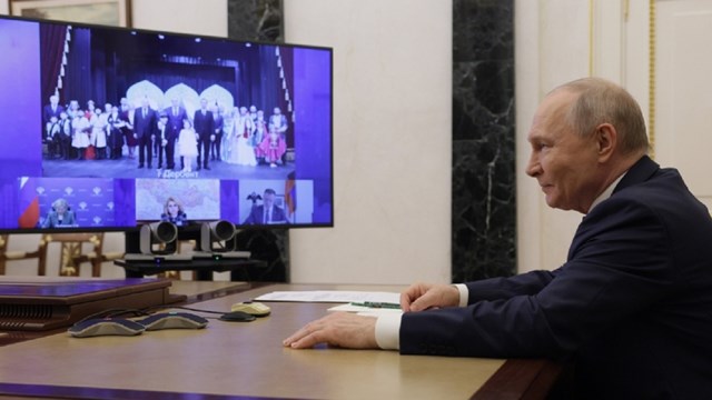 derbent-azerbaycan-devlet-tiyatrosunun-acilisina-putin-de-katildi