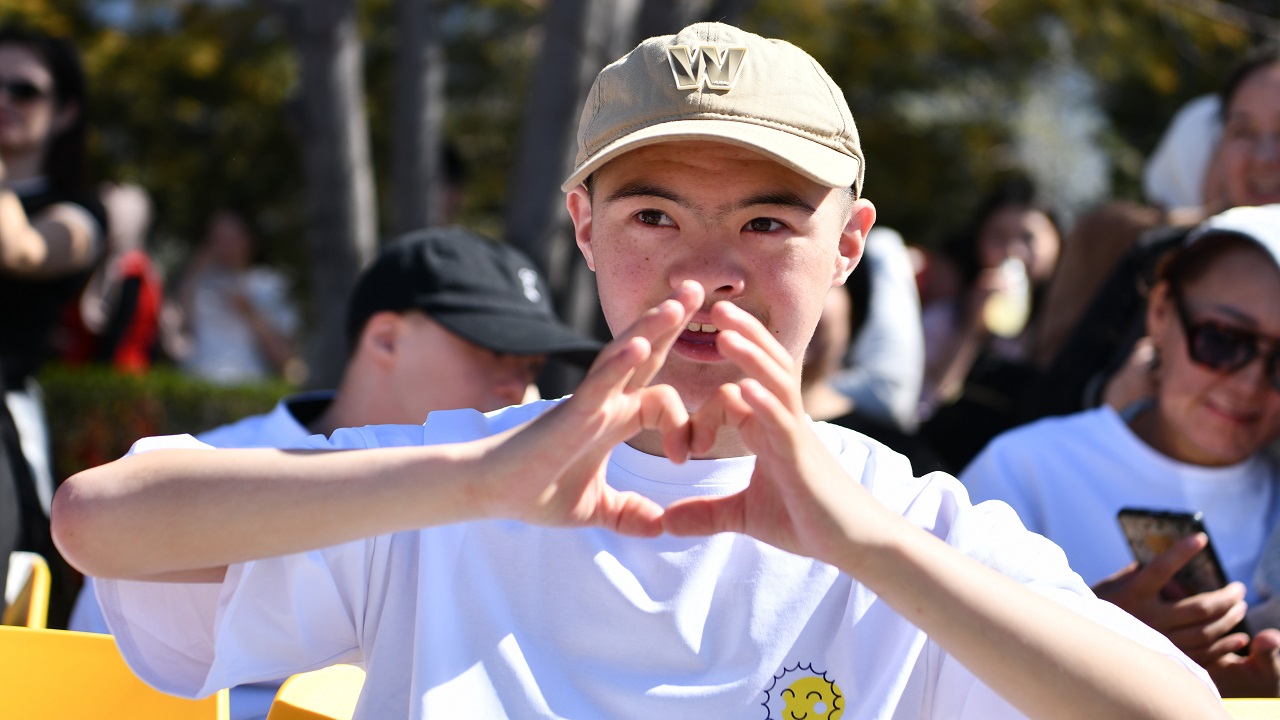 manas-universitesi-engel-tanimayan-festival-gerceklestirdi