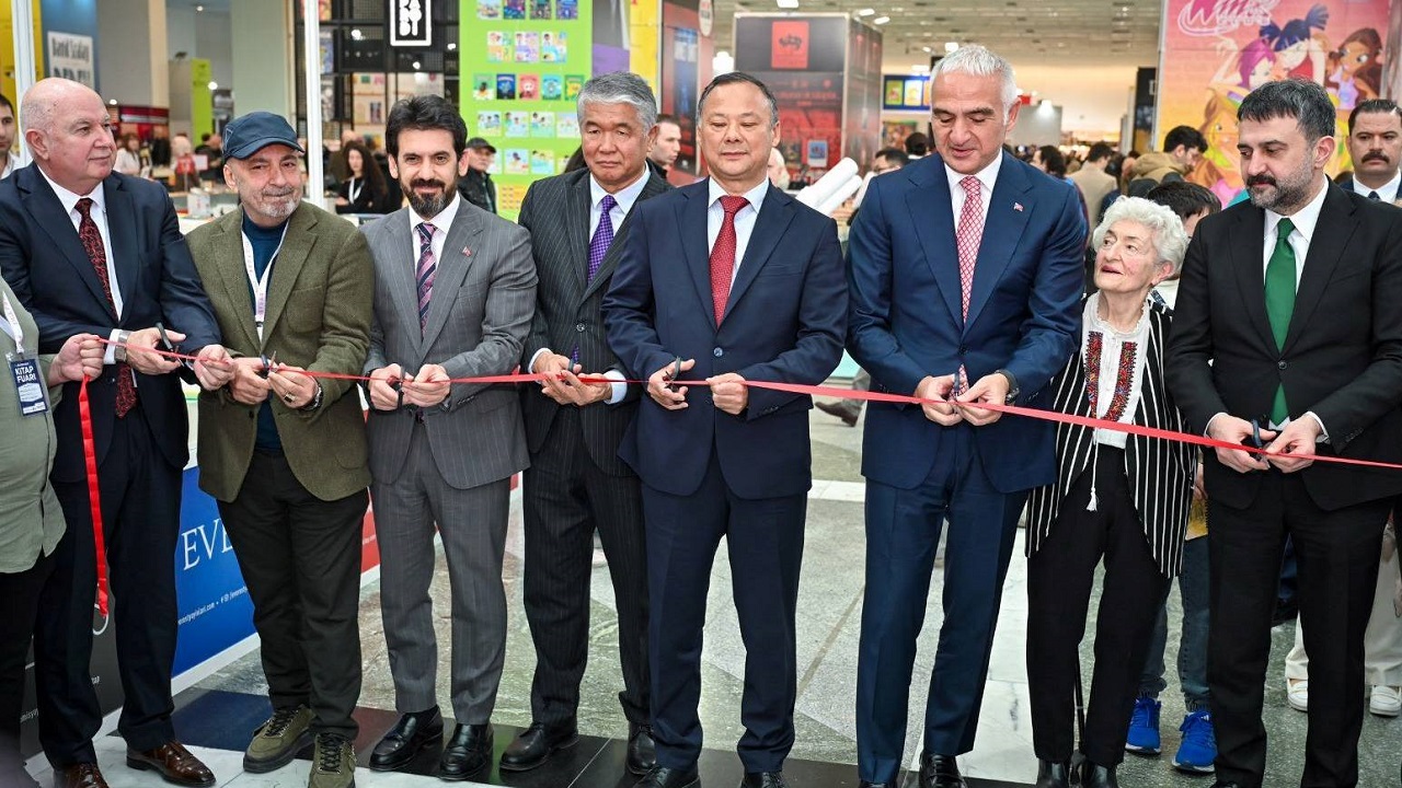 ankara-da-23-kitap-fuari-turk-dunyasi-esintisiyle-acildi