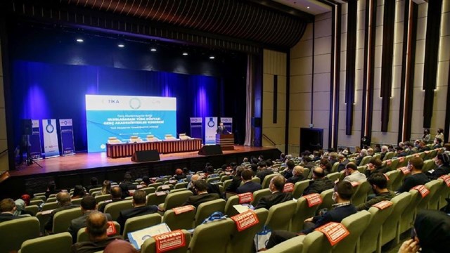 turk-dunyasinin-genc-zihinleri-baku-de-bulusuyor