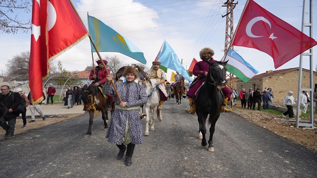 altay-koyunde-nevruz-coskusu-kadim-gelenekler-yasatildi