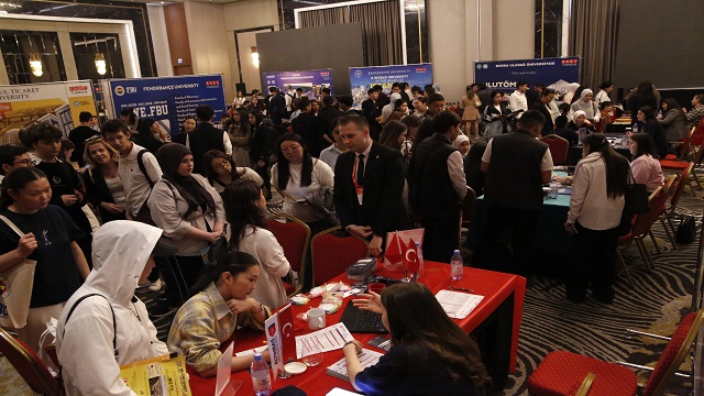 kirgizistanda-2-turk-universiteleri-tanitim-fuari-duzenlendi