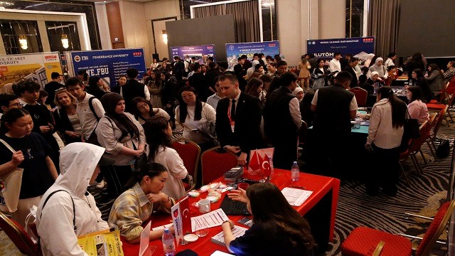 kirgizistanda-2-turk-universiteleri-tanitim-fuari-duzenlendi