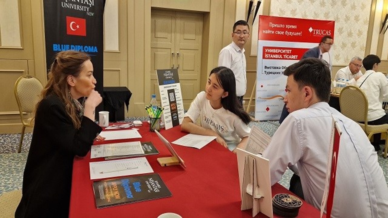 taskent-te-turkiye-universiteleri-ozbek-genclerle-bulustu