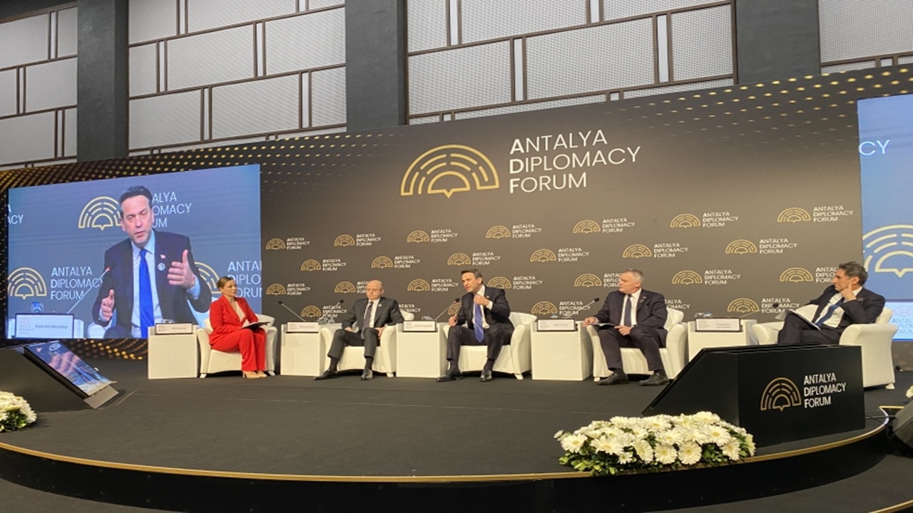 adf-2026-nin-acilis-gundemi-enerji-oldu